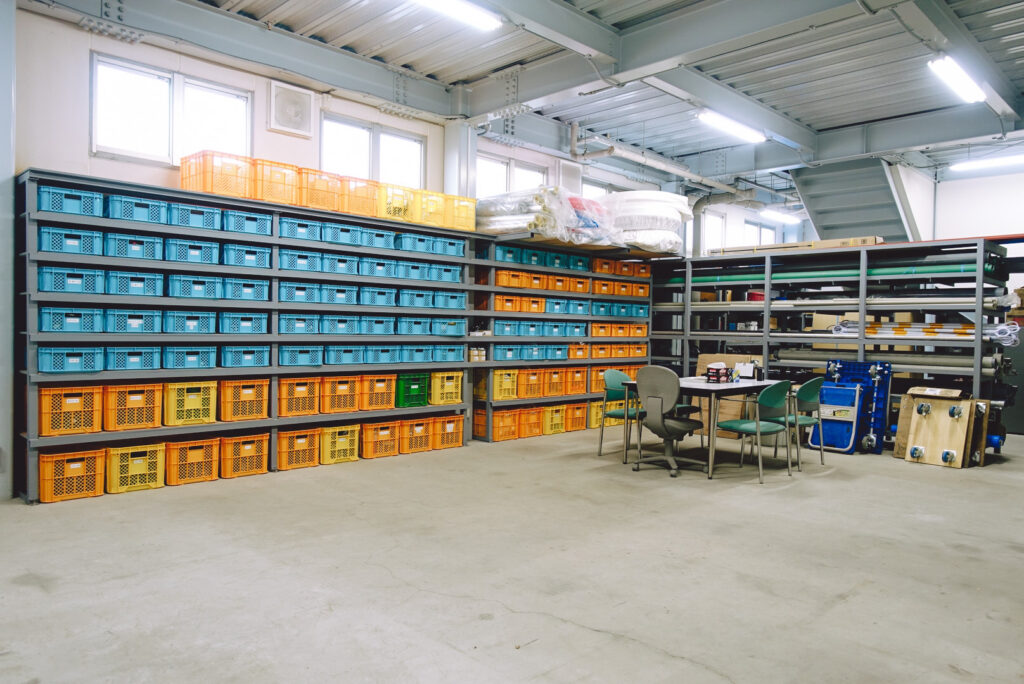 建設会社　作業スペース　棚　オリジナル棚　自作の棚　材料収納　収納方法